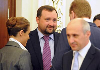 Наличными - только до 150 тысяч