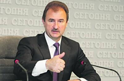 Стихийных рынков у нас не бывает, они организованы кем-то