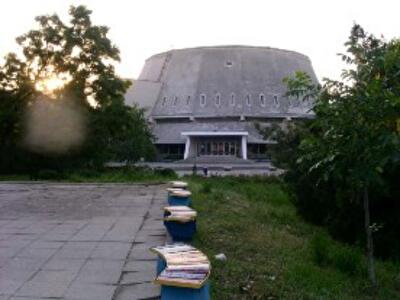 В центре детского лагеря «Молодая гвардия» вырос частный коттедж