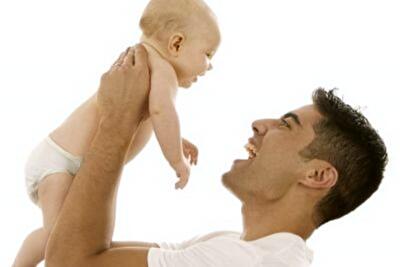 Президент разрешил раздавать одиноким отцам жилье вне очереди 