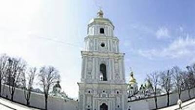 Киевсовет пытается освободить Софиевский собор от застройщика