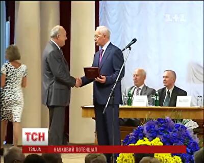 Власть отметила ученых за технологии сбережения газа и строительства метро