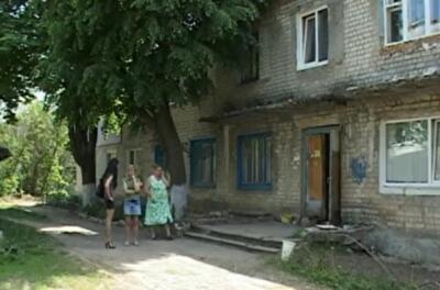 Скандал на Харьковщине. Предприниматель выселяет из общежития 50 людей, в том числе 10 детей