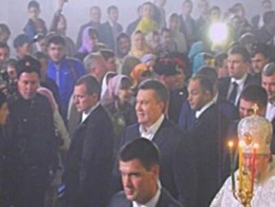 Пасха в Украине: из-за Януковича не пускали в храм, а на улицах расстреливали