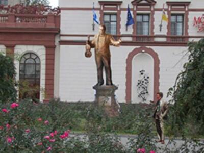 Курьёз: стройку на Театральной санкционировал... профсоюз!