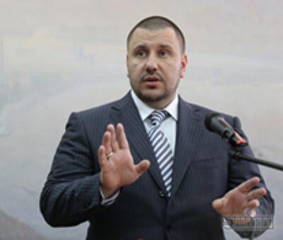 Министр доходов и сборов за 2012 год задекларировал 1,3 млн грн доходов