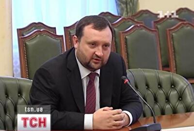 Арбузов ждет миллиардов от пенсионных карточек