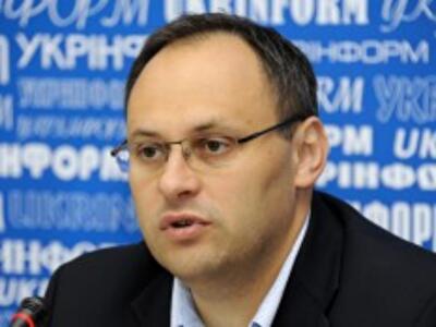 Каськив обещает плавучий LNG-терминал к концу первого полугодия 2014 года