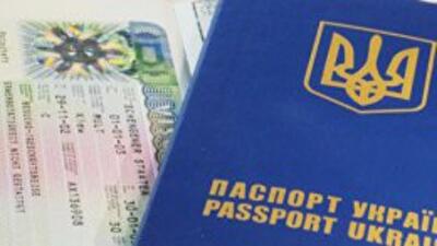 Янукович надеется упростить визовый режим с ЕС к маю