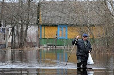 Западной Украине грозит потоп. Люди готовят чердаки, запасаются песком и сушат сухари