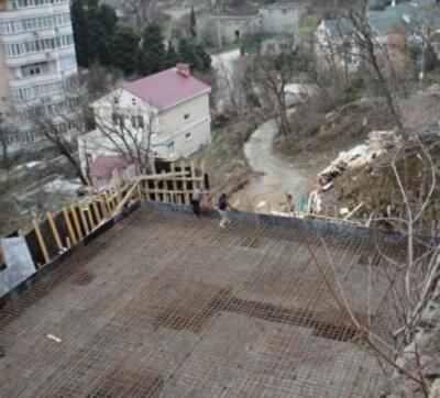 В охранной зоне памятника архитектуры в Ялте началась стройка. Фото