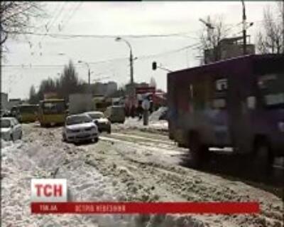 Киевлян призывают покупать резиновые сапоги и готовиться к эвакуации