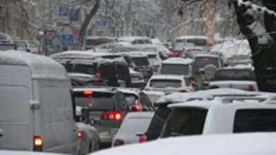 Киев уже шестой день стоит в пробках