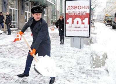 Почему Попов и Азаров не могут не врать киевлянам