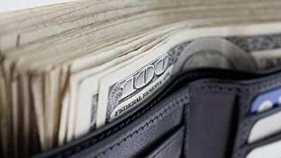 Украинцы начали запасаться долларами