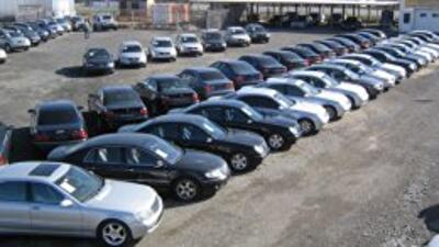 Украинцы отдают предпочтение покупке дорогих автомобилей