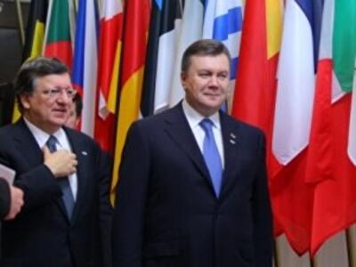 Украине напомнили: нельзя одновременно войти в ТС и зону свободной торговли с ЕС