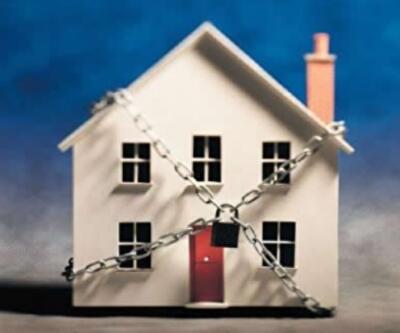 Халатные чиновники оставили ребёнка-инвалида на улице