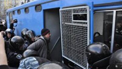 Милиция признала, что задержала 30 активистов при столкновениях в Гостином дворе