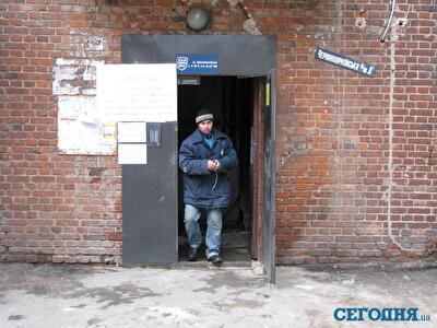 Масштабный пожар в центре Харькова: жильцы смотрели на свои пылающие окна до трех ночи, а 35 человек лишились всего. Фото