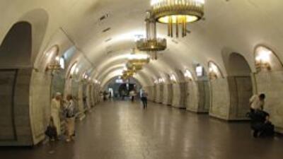 Киевское метро завтра изменит график работы