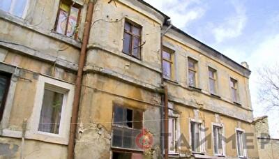 Жильцы отказались покидать разрушающийся дом на Картамышевской