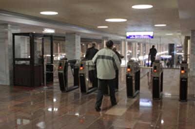 В метро Киева раскладки с прессой заменят автоматы