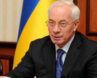 Азаров рассказал, что в 2012 году делал фундамент для "покращень"