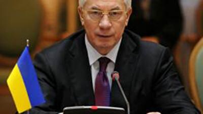 Азаров назвал информацию о повышении тарифов слухами 