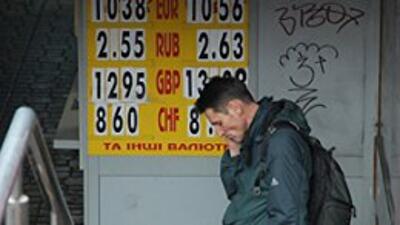 65% украинцев против введения 10%-ного "валютного налога"