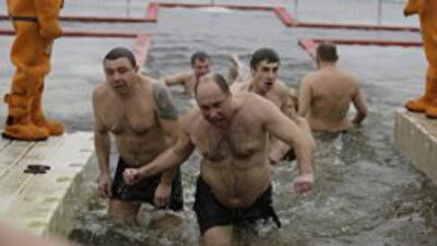 Как правильно окунаться на Крещение