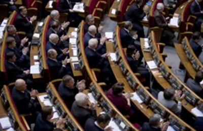 Депутатам-пенсионерам власти дали больше денег, чем детям с ДЦП