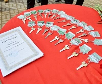 Жильцам аварийного дома в Симферополе дали новые квартиры