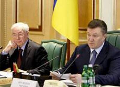 Янукович поручил Кабмину усилить контроль за использованием бюджетных средств