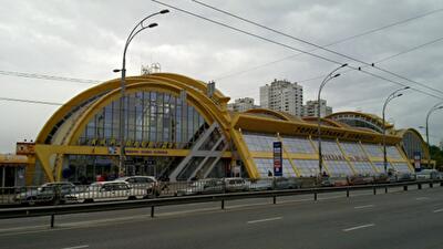 В Киеве пылает радиорынок "Караваевы дачи"