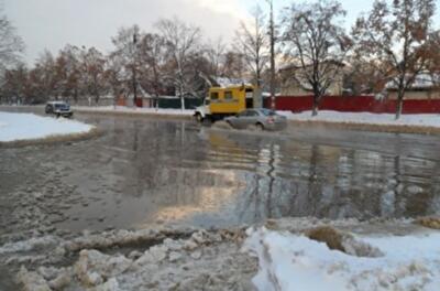 Киевляне сидят без воды из-за дырок в водопроводах