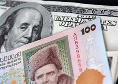 Украинцам стоит диверсифицировать свои сбережения в равных пропорциях между гривной и валютой