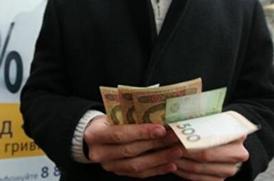 Банки неожиданно стали выдавать украинцам меньше кредитов