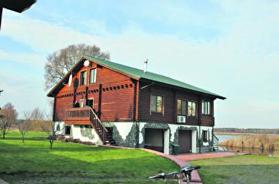 Украинские VIPы облюбовали чернобыльские земли: дома растут как грибы 