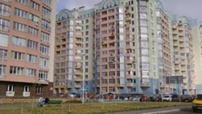 Азаров объяснил разницу между доступным и недоступным жильем 