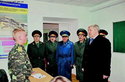 Министр обороны пообещал в 2012-м квартиры для 6 тысяч военных
