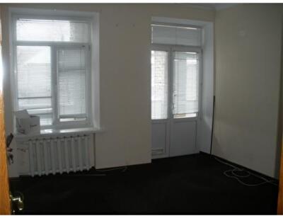 Янукович разрешил открывать офисы в квартирах
