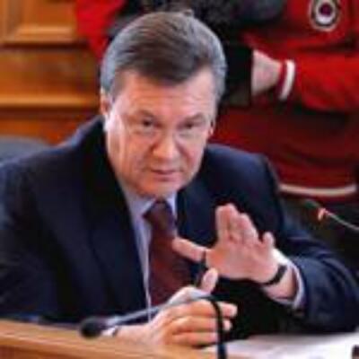 Янукович поручил Могилеву проверить стройки в центре Киева