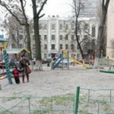 Теперь и МВД детские площадки застраивает