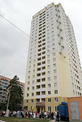 Учора київська влада безкоштовно роздавала житло