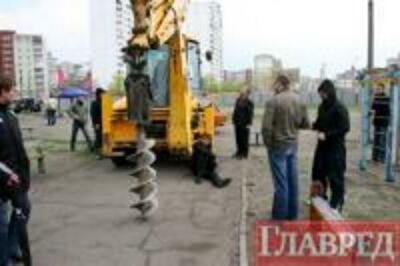 Знищення дитячого майданчику на Позняках