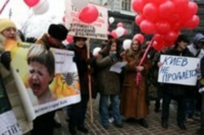 Забудову на Театральній нарешті визнали незаконною 