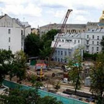 В столице идут бои за каждую пядь земли