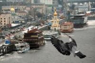 Плавучие отели и рестораны будут арендовать землю под Днепром