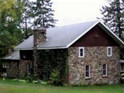 Хозяева частных домов могут перестраивать их только с помощью профессионалов